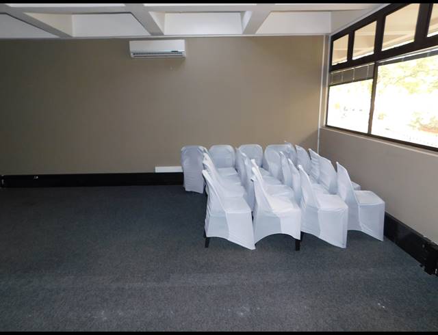 108M² OFFICE TO LET IN FERNDALE